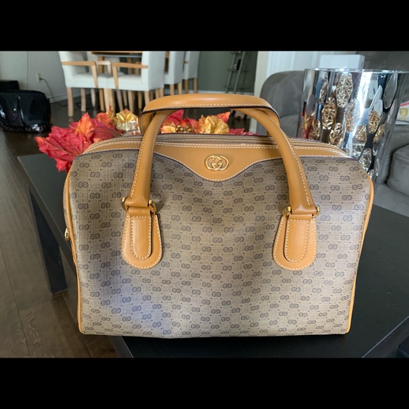 Authentic Gucci Vintage 👜👑 - Picture 2 of 8